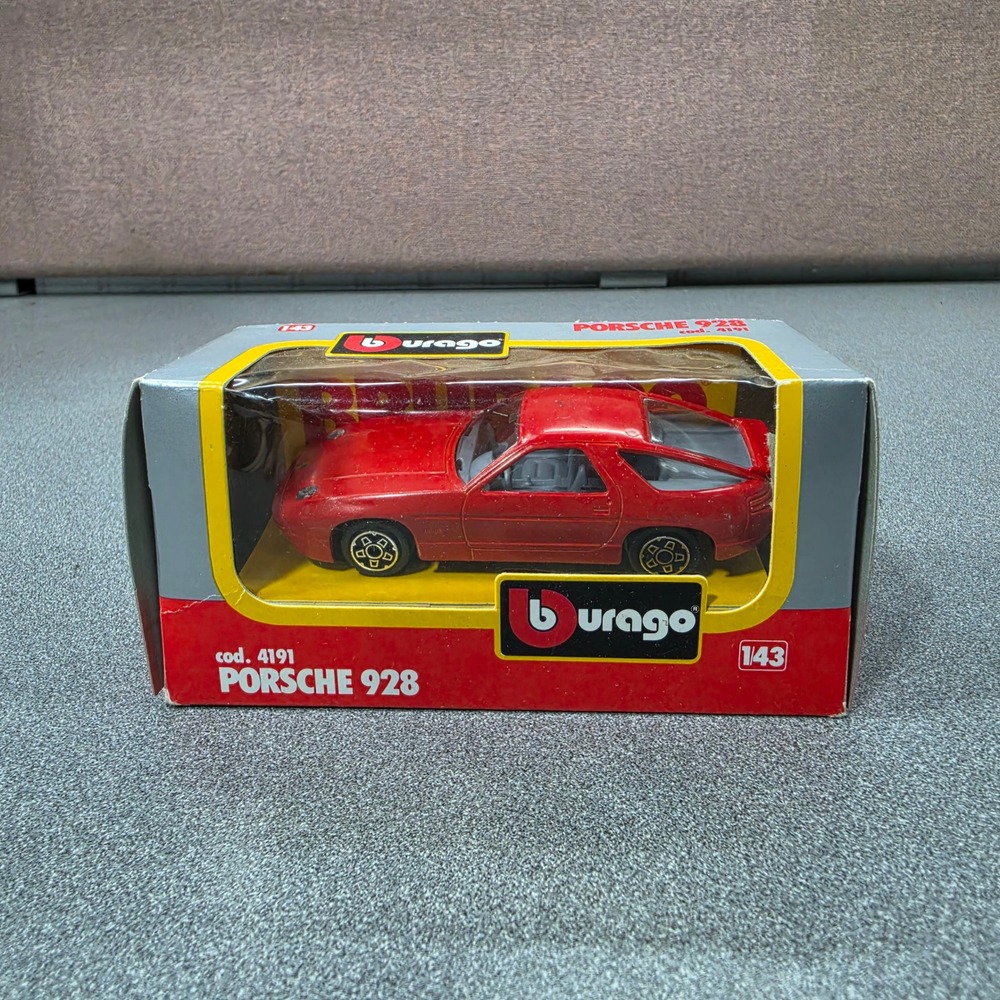 Bburago Porsche 928 Diecast Model 1/43 Red New Boxed Italy 4191
